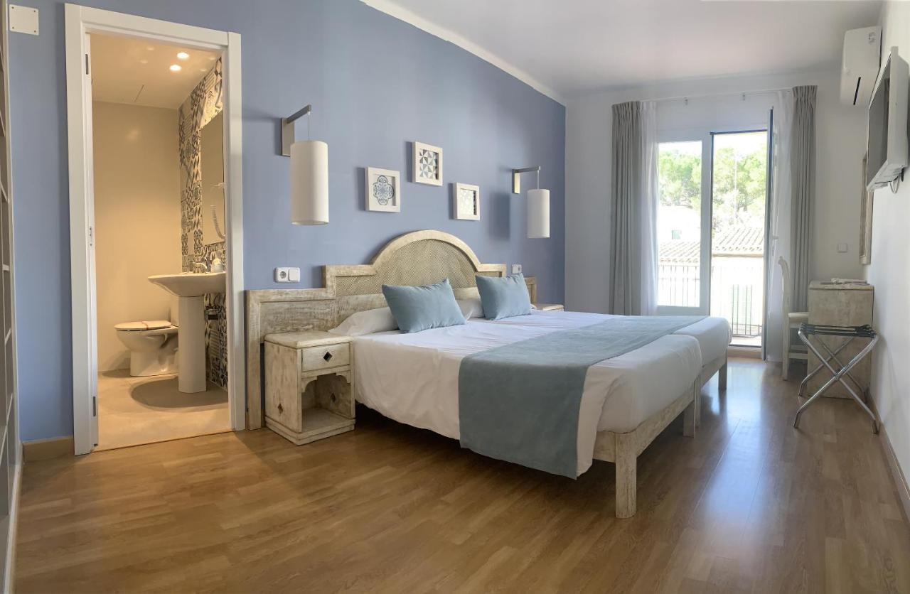Hostal Hpc Porto Colom Buitenkant foto