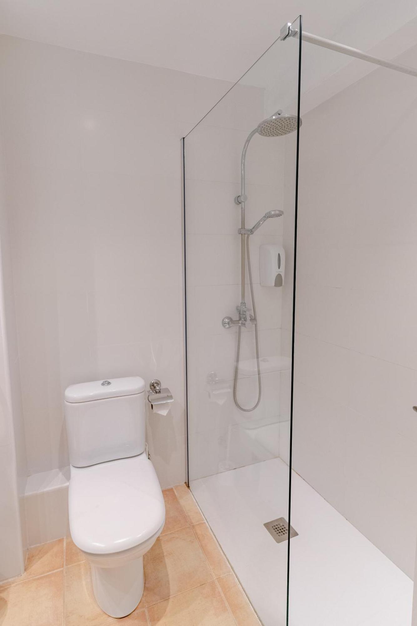 Hostal Hpc Porto Colom Buitenkant foto