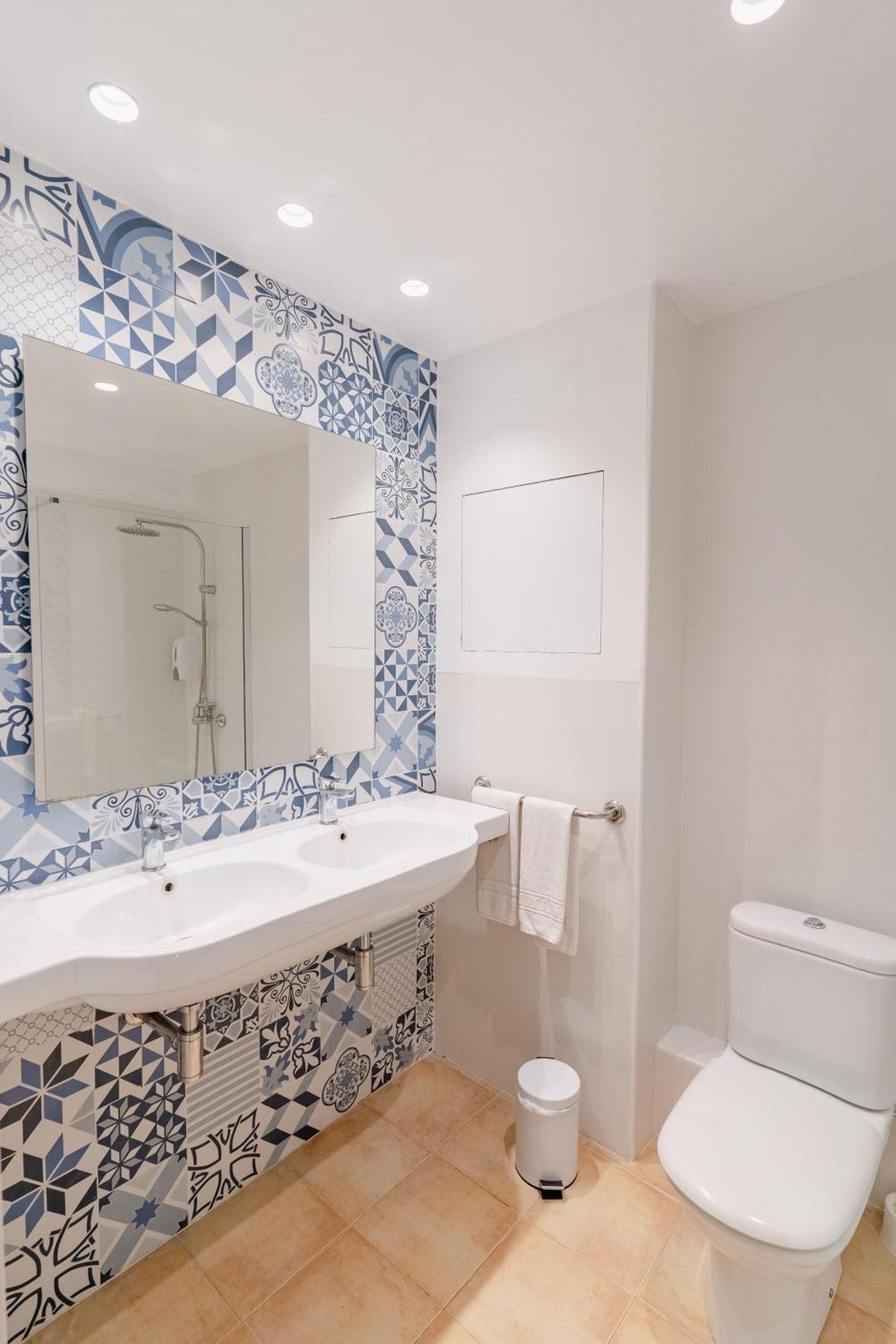 Hostal Hpc Porto Colom Buitenkant foto